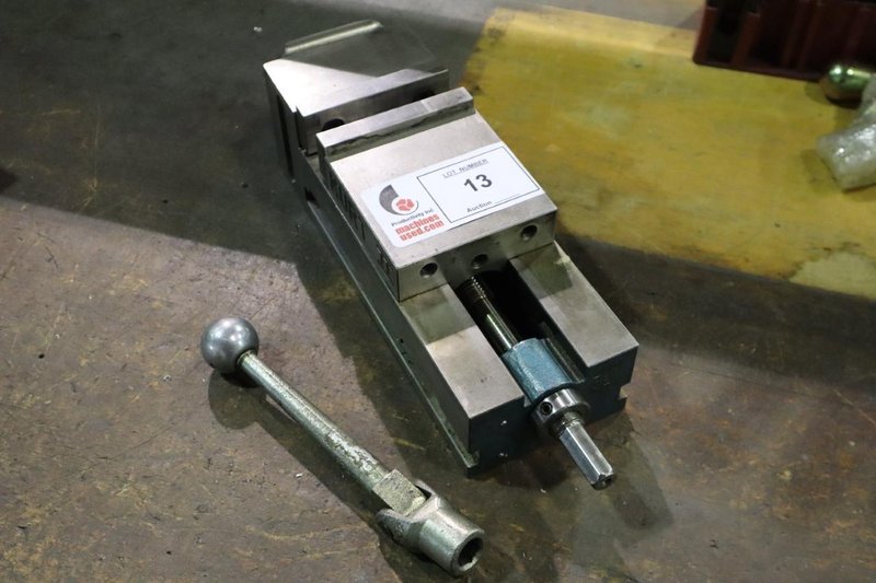 Kurt II PT400 4" Machine Vise, Steel Jaws, Handle, Horizontal/Vertical Mount- Auction Item