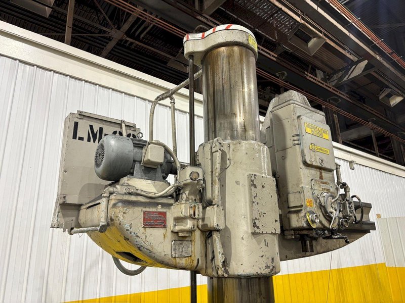8&#039; ARM x 19&quot; GIDDINGS &amp; LEWIS MODEL #956-CHIPMASTER RADIAL ARM DRILL ON 360° T-SLOTTED BASE: STOCK #23546