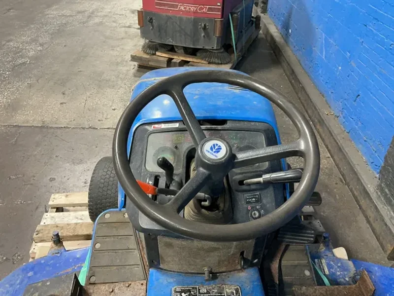 NEW HOLLAND 60” TRACTOR  -  GT22