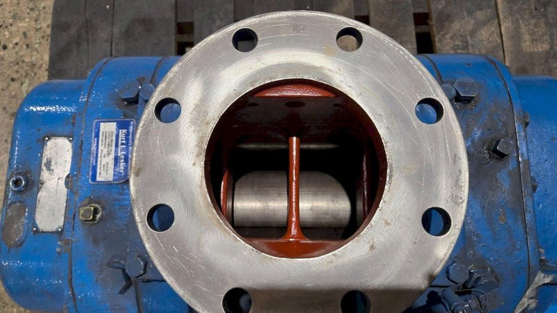 KINNEY KMBD-1600C VACUUM PUMP USED