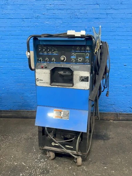 MILLER 300 A WELDER  -  SYNCROWAVE 350LX