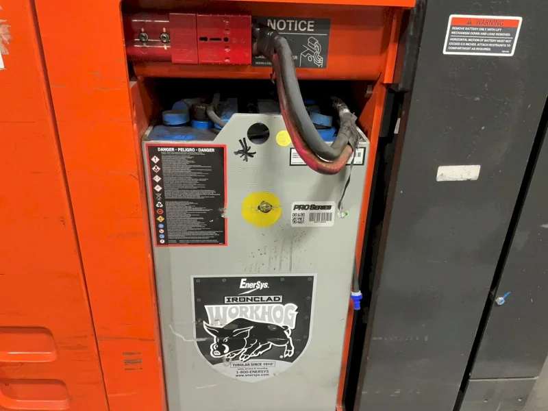 TOYOTA 3000 LBS ELECTRIC ORDER PICKER  -  6BPU15
