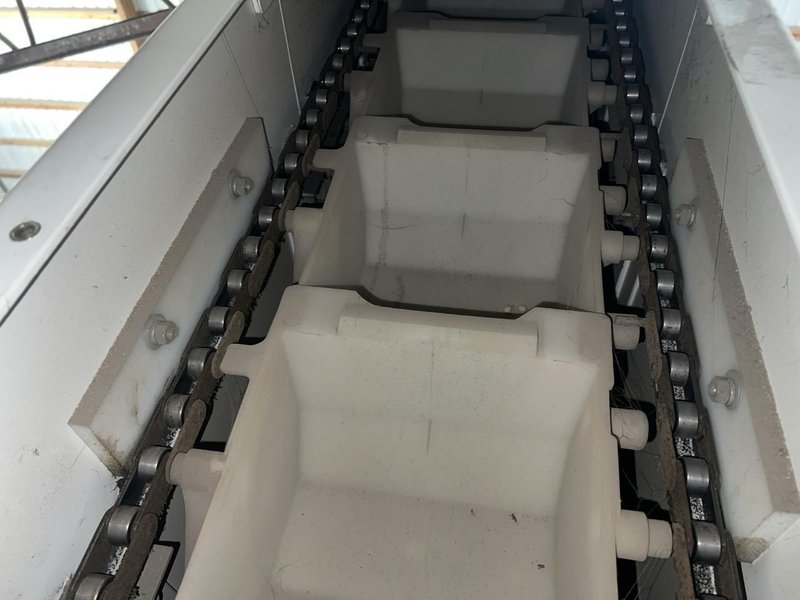 Deamco BEM‑09P‑SW‑X1 Solid‑Wall Overlapping Bucket Elevator, 2009