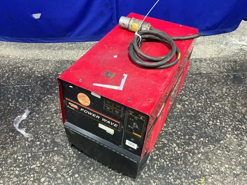 Lincoln Electric  455 Watts  Welder - Powerwave455m