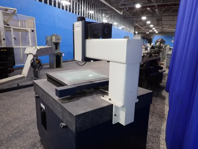 OPTICAL GAGING PRODUCTS INC 21 1/2" X 21 1/2" VIDEO MEASURING SYSTEM  -  AVANT 400 ZIP