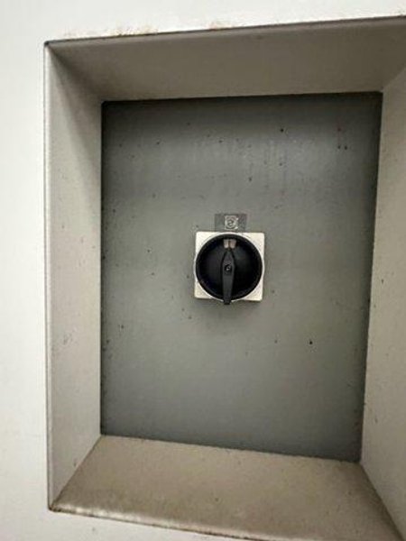 DMG MORI DMC 125 U2 HMC, 2005 – Chip Conveyor, Tool Changer, Filter System, HSK63