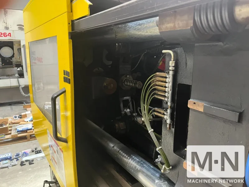 165 TON 8.8 OZ CINCINNATI ROBOSHOT MODEL R165 ELECTRIC INJECTION MOLDING MACHINE MFG 1999