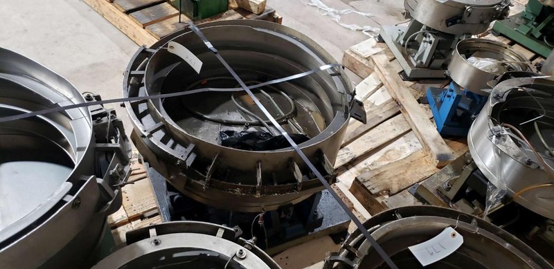 24″ CCW Feeder Bowl