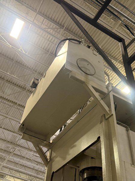 300 TON MACRODYNE MPZ300-2 STRAIGHT SIDE HYDRAULIC PRESS. STOCK # 0431526
