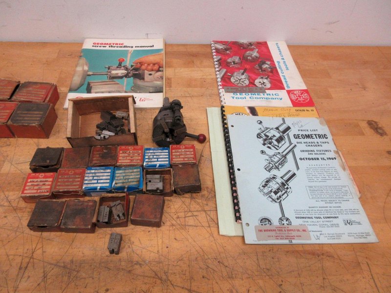 Geometric 9/16 DSA Thread Chasing Head with Sets of Jaws for Multiple Size Heads and Instruction Manuals- Auction Item