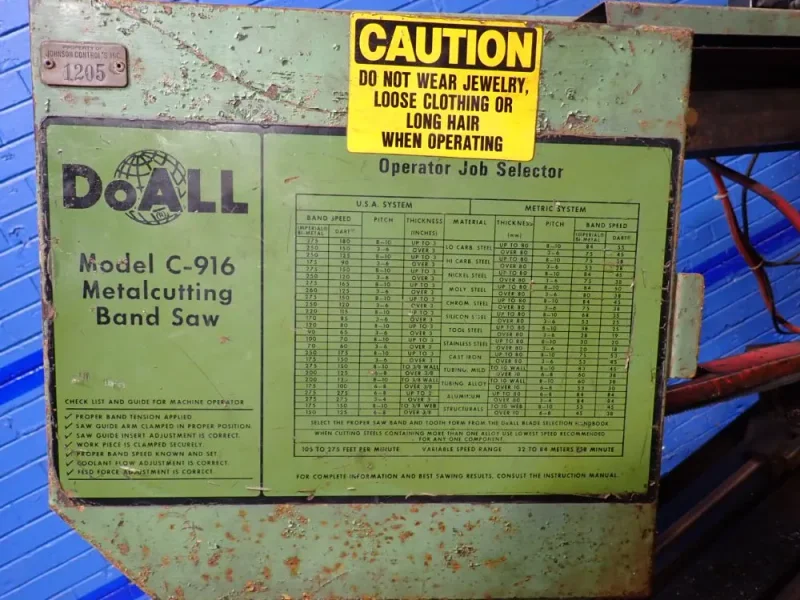 DOALL 24" X 8" HORIZONTAL BAND SAW  -  C-916