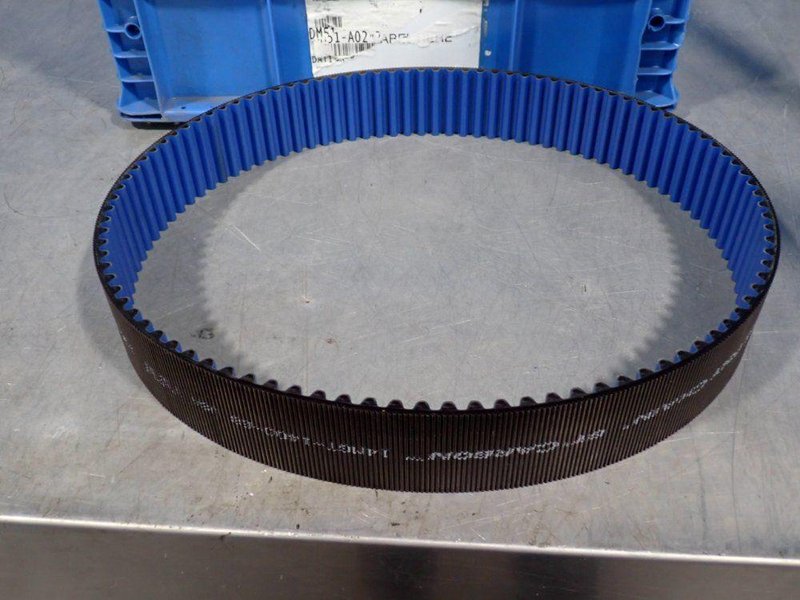 GATES RUBBER COMPANY POLYCHAIN CARBON BELT   -  14MGT-1400-68