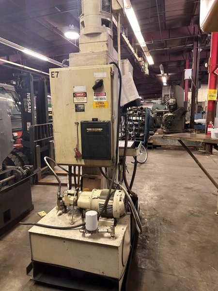 18-Spindle Deka Model HRG 1222-18 Multiple Spindle Drilling &amp; Tapping Machine