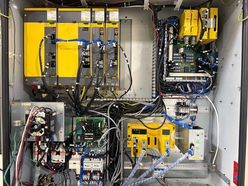 Fanuc Robodrill α-T21iFL CNC Drill Tap Center – Pallet Changer Mill