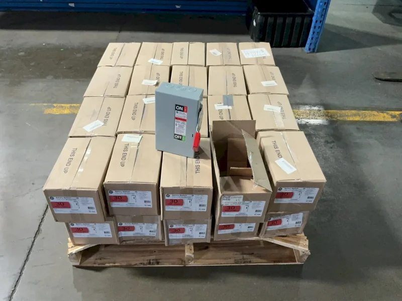 GE ABB 30 AMPS HEAVY DUTY SAFETY SWITCH   -  THN3321