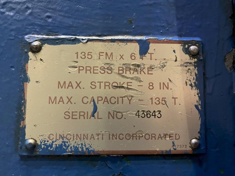 135 TON X 8' CINCINNATI MODEL 135FMX6 HYDRAULIC PRESS BRAKE: STOCK #15770