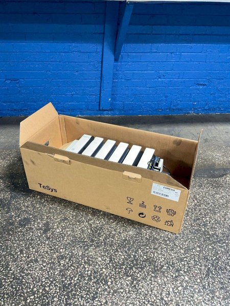 SCHNEIDER ELECTRIC CONTRACTOR   -  LC1F780F7