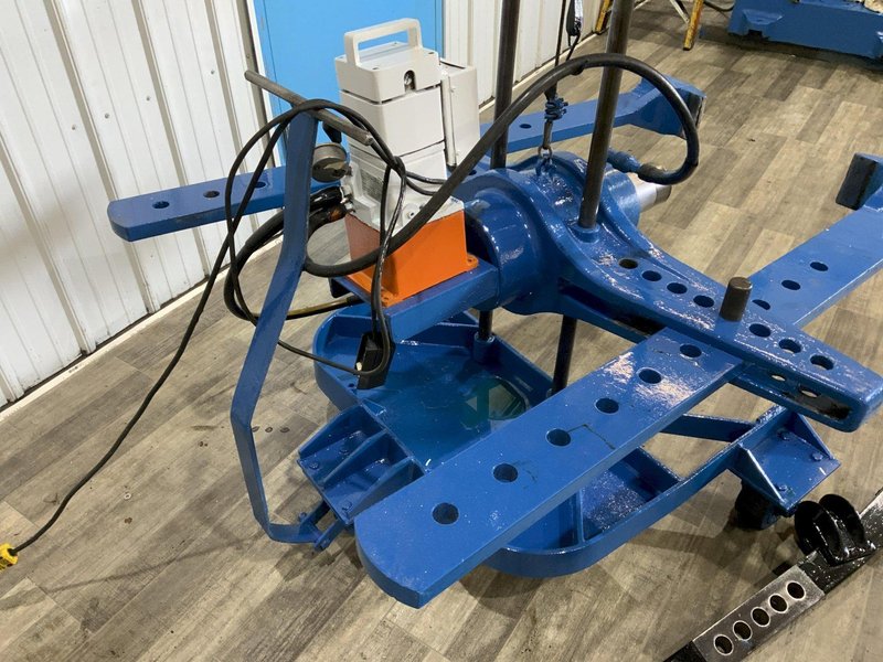100 TON POWER TEAM HORIZONTAL HYDRAULIC WHEEL PULLER: STOCK #81066