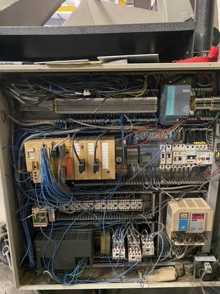 21′ Roper Whitney AM2116 Folder, 1998 – Backgauge