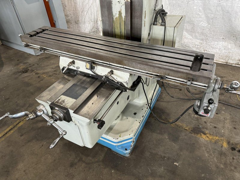 3 HP ACRA AM3VVAL VERTICAL KNEE MILL. STOCK # 0259224