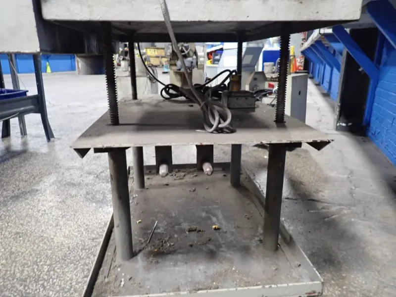 GRINDER/SANDER WORKSTATION