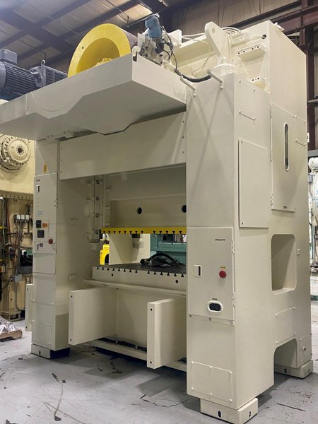 200-ton Komatsu Model E2M200 Straight Side Metal Stamping Press For Sale, Year 1988