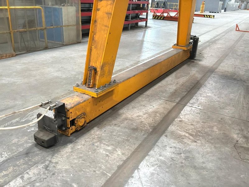Konecranes - Semi-portal 5 ton x 15 030 mm