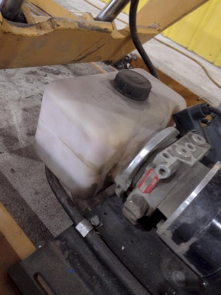 54" X 43.5" 4000 LB ECONO LIFT MODEL #SL36-40 HYDRAULIC DOUBLE ROLLER TOP STYLE LIFT TABLE, 110V: STOCK #20955