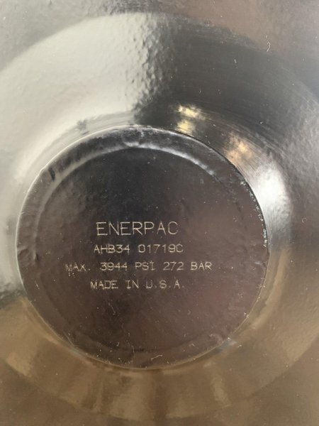 ENERPAC AHB34 AIR HYDRAULIC BOOSTER. STOCK #0364024