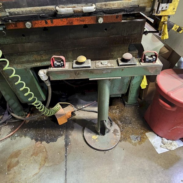 110 TON BLISS C-110 OBI PRESS W/ CWP SMX-24 SERVO FEEDER. STOCK # 1005125.