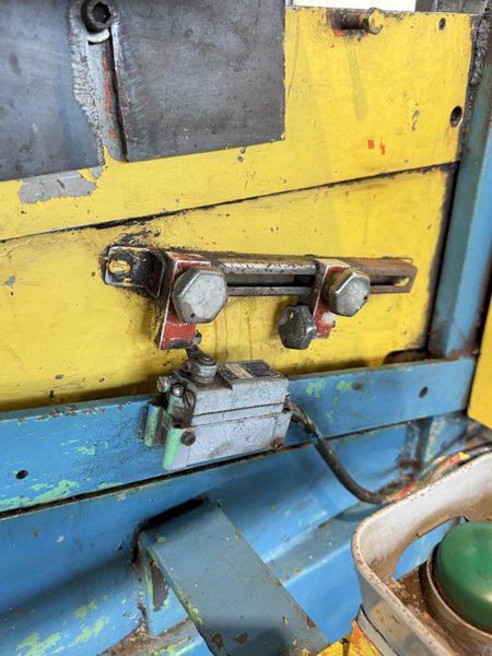 48” HYDRAULIC PANEL BRAKE. STOCK # 0665825