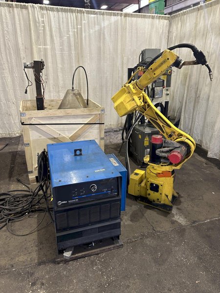 FANUC ROBOT WITH MILLER MODEL 452 WELDER: STOCK #77552