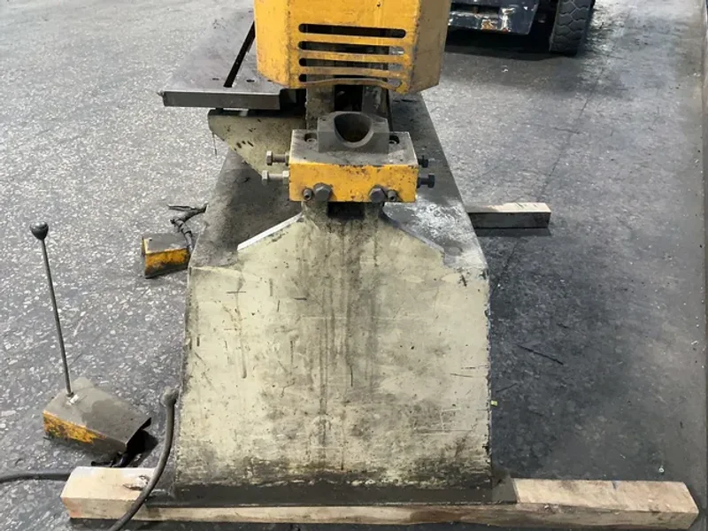 GEKA IRON WORKER  -  HYD-70
