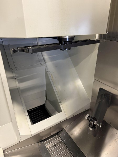 Haas UMC-750 5-Axis Used CNC Vertical Machining Center For Sale 2017