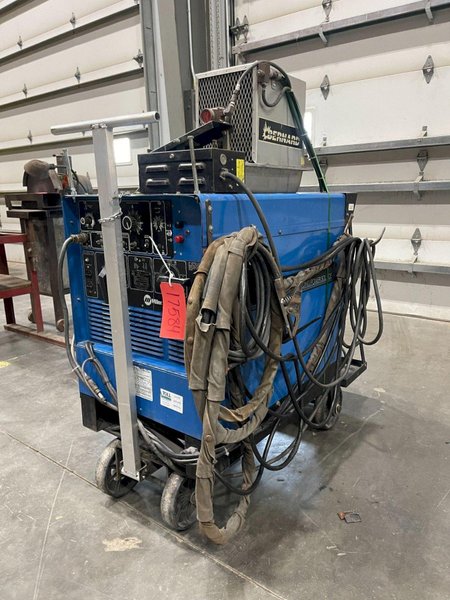 MILLER 330 ST WELDING POWER SOURCE WITH CHILLER USED