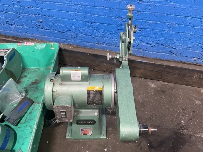 BURR KING 2 HP BENCHTOP BELT SANDER  -  960