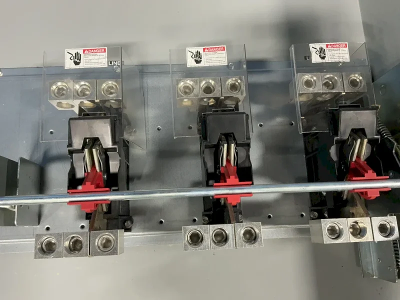 SIEMENS 800 AMPS, 600 VOLTS NON FUSIBLE DISCONNECT   -  012318P