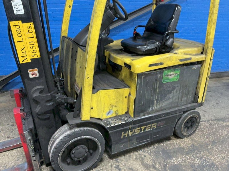 HYSTER 5800 LBS ELECTRIC FORKLIFT   -  E60XN-33