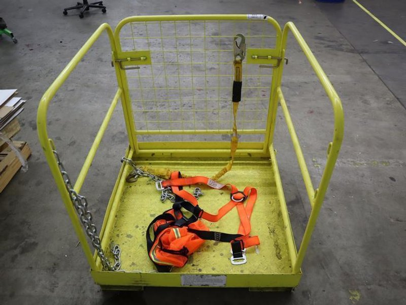 Fork Mounted Man lift Cage with Safety Chains and Personal Safety Harness, 771 lb Capacity- Auction Item