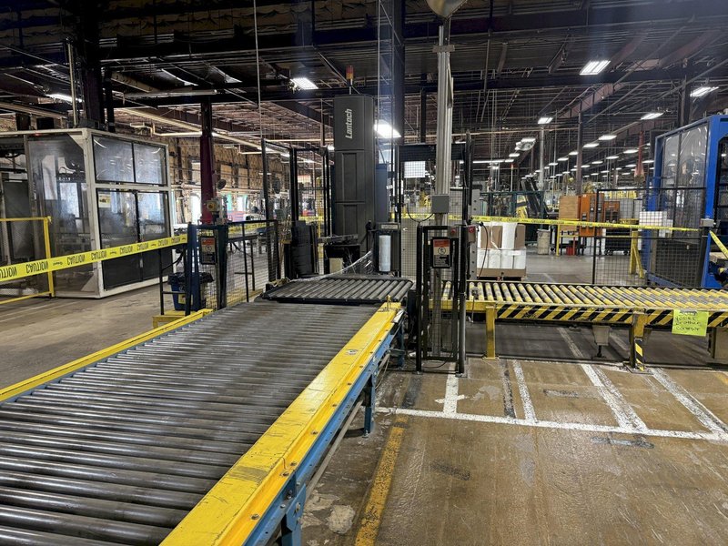 50" x 48" x 92" HIGH LANTECH QL AUTOMATIC SHRINK WRAPPER WITH IN-FEED &amp; OUT-FEED CONEYOR. STOCK # 0980426