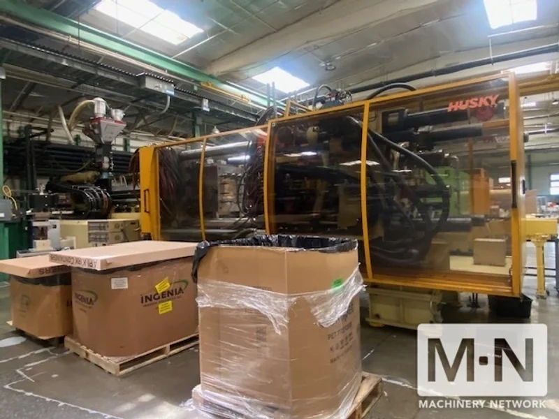 825 TON 132 OZ  HUSKY MODEL GL750GENRS120/100 INJECTION MOLDING MACHINE  MFG 1999