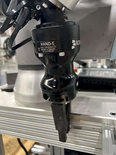 Universal Robots UR10e Cobot With Parts loading base/station. New-2020