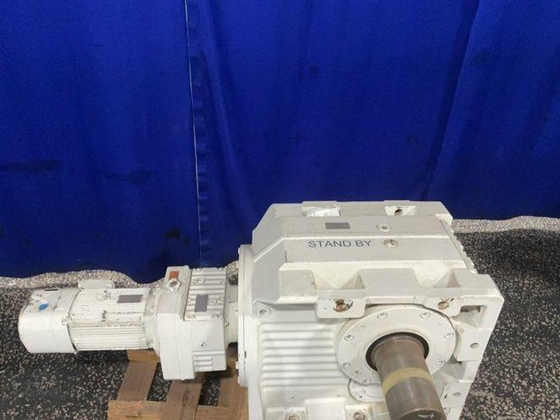 SEW-EURODRIVE 7.5 HP GEAR DRIVE