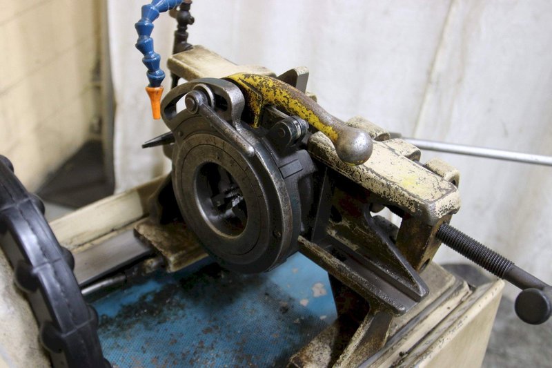 OSTER MODEL #665 PIPE THREADER: STOCK #70733