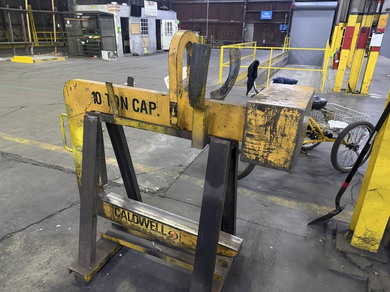 10 TON X 48" CALDWELL MODEL #82-10-48 COIL LIFT C HOOK: YOBRO #25228