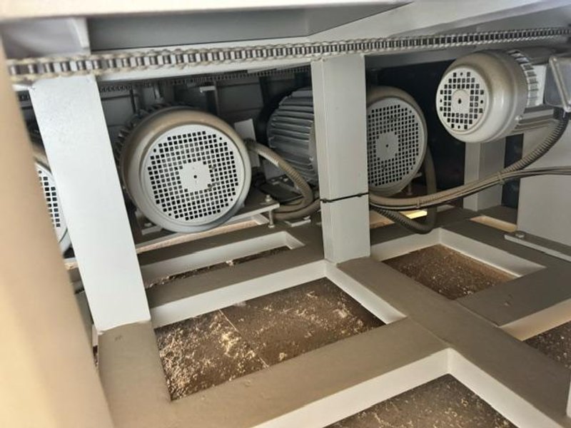 2021 Timesavers 2331-24-001 3-Head 24″ Widebelt Sander – 15HP