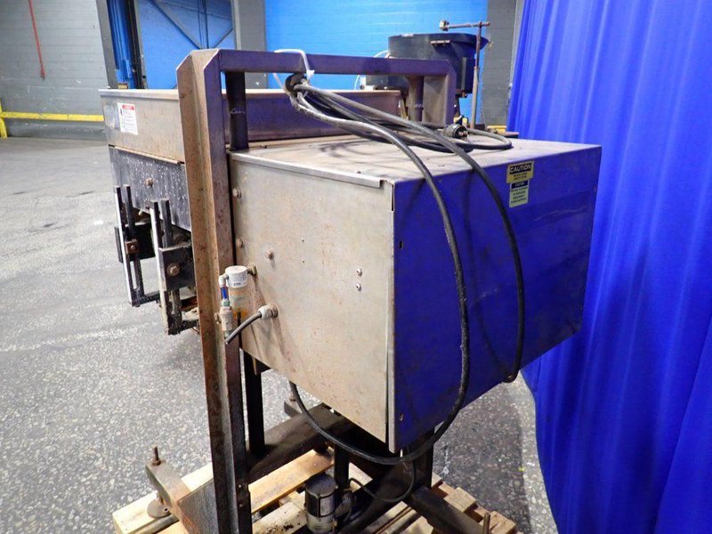 E-pak Machinery  3 Spindle Capper
