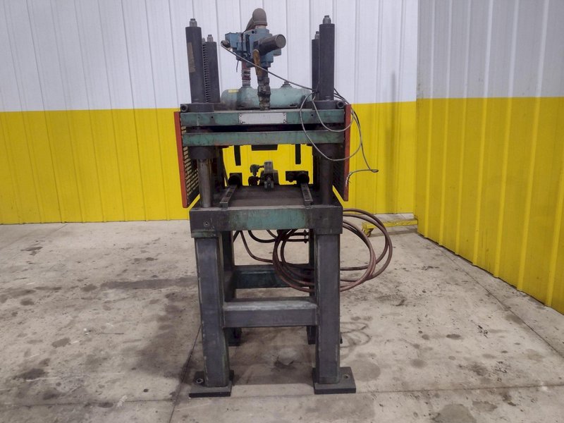 12 TON AIRAM 4-POST PNEUMATIC CUTOFF PRESS, 1&quot; STROKE: STOCK #21330