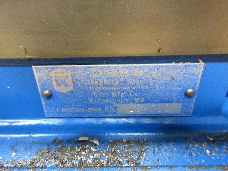 Kurt D688 6" AngLock CNC Milling Vise – w/ Handle- Auction Item