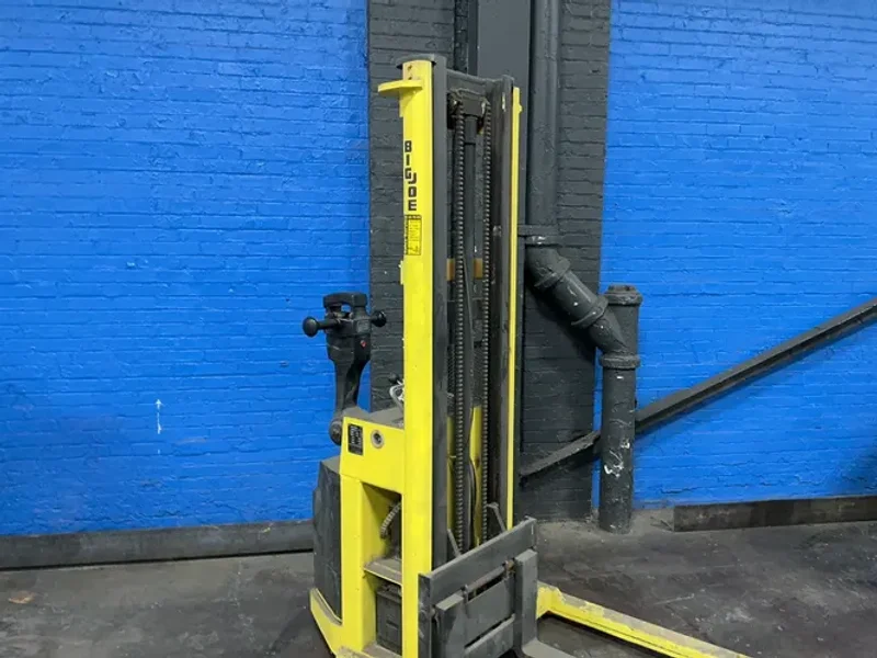 BIG JOE 2000 LBS WALK BEHIND LIFT   -  PDI-24-710